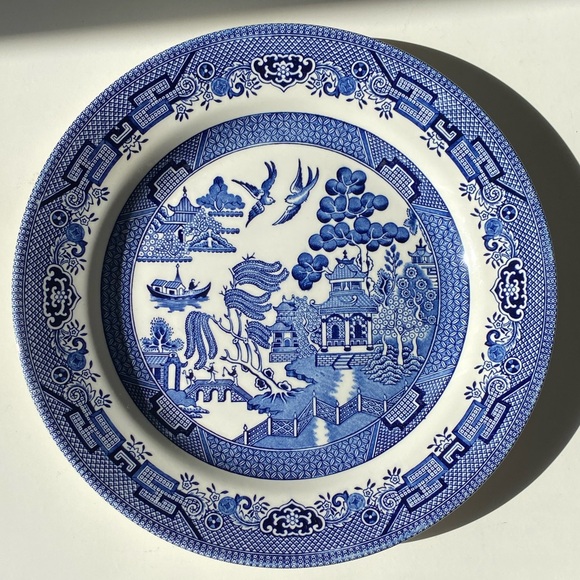 Vintage Churchill Blue Willow Plate 10” blue & white - Picture 8 of 10